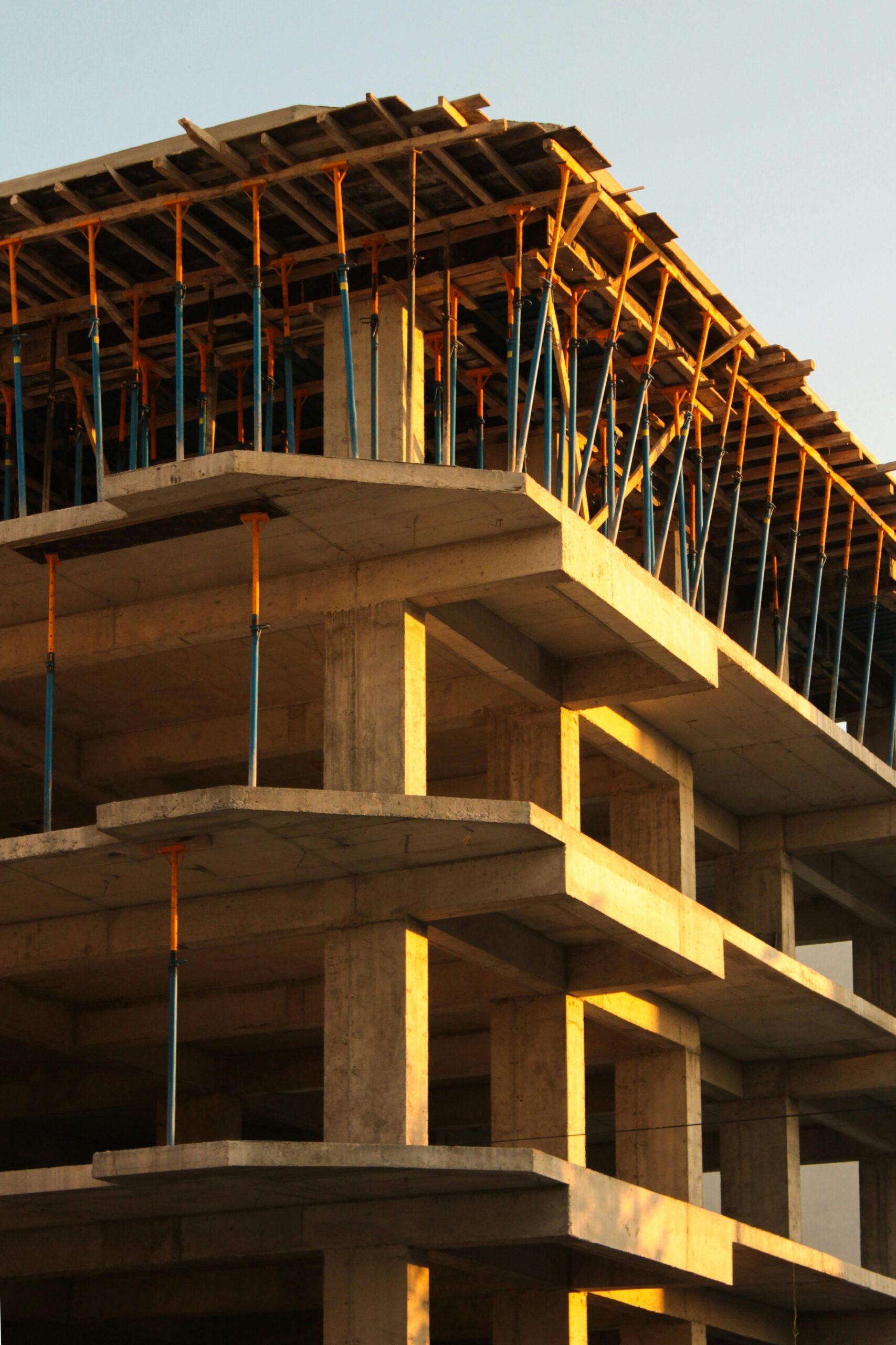 Vícios Construtivos em Condomínios: Prazos de Garantia, Responsabilidade da Construtora e Como Reclamar